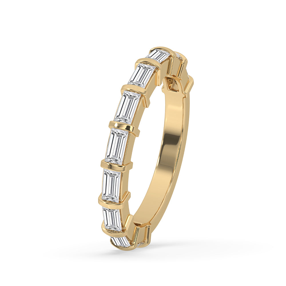 Yellow gold band with baguette diamonds for a sophisticated wedding look.
